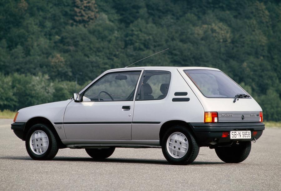  Peugeot 205 3-Door 1984 года  (фото 8 из 9)